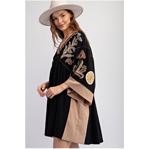 Easel Boho Cotton Floral Embroidered V neck Pockets Oversized Dress - Picture 2 of 3